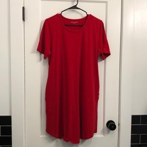 Universal Standard Hallie T-Shirt Dress in RED, XS